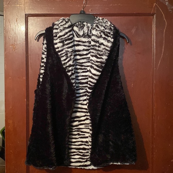Reversible zebra & black vest - Picture 2 of 3
